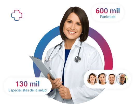 doctora feliz usando la plataforma medica en linea de doctoranytime para Ecuador